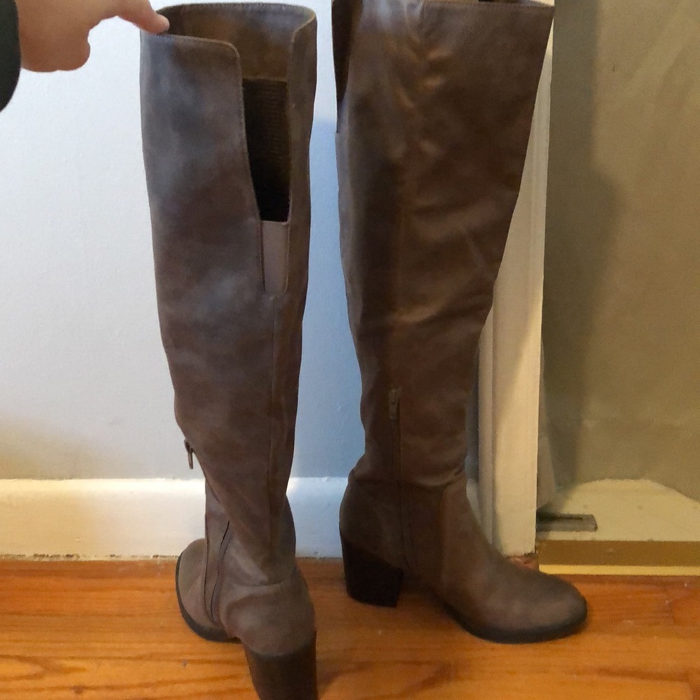 Knee high boots - Picture 4 of 8